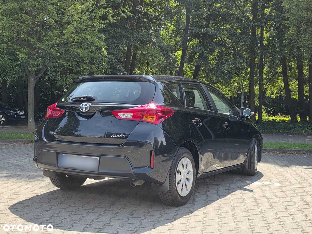 Toyota Auris - 2