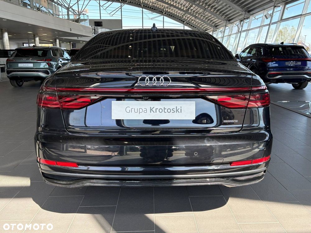 Audi A8 - 6