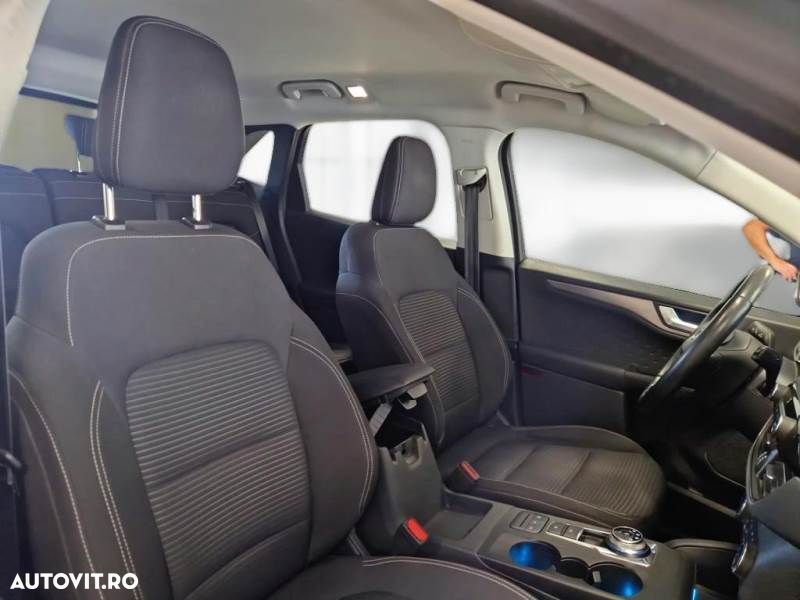 Ford Kuga - 8