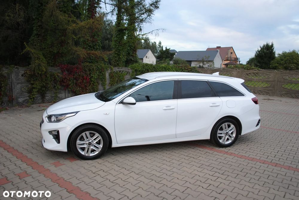 Kia Ceed 1.6 CRDi SCR L Business Line - 1