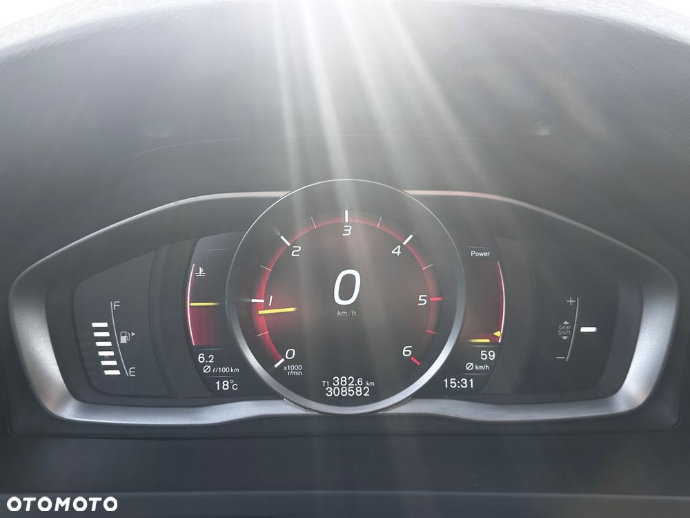 Volvo V60 D4 Drive-E Momentum - 11