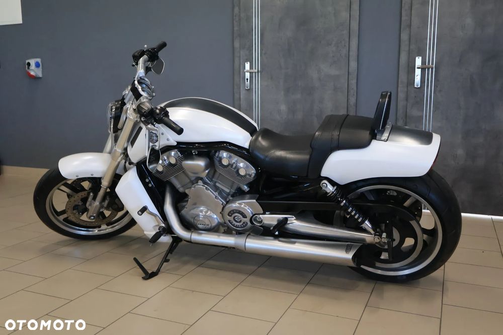 Harley-Davidson V-Rod Muscle - 3