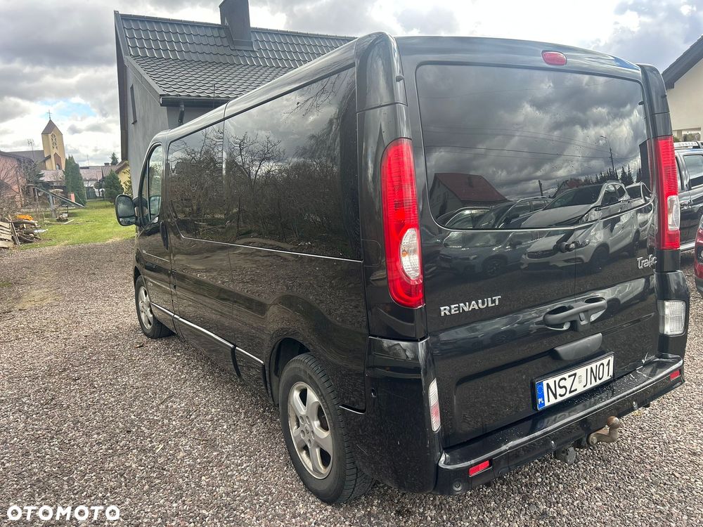 Renault Trafic Grand Passenger Black Edition - 9