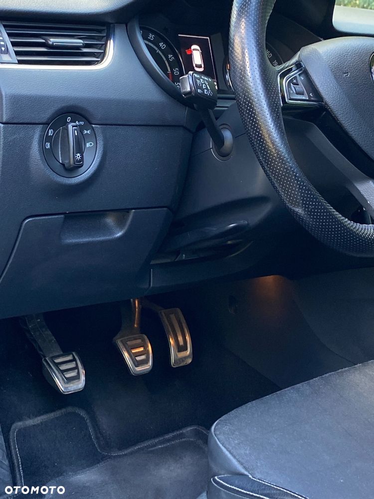 Skoda Octavia 2.0 TDI RS - 10