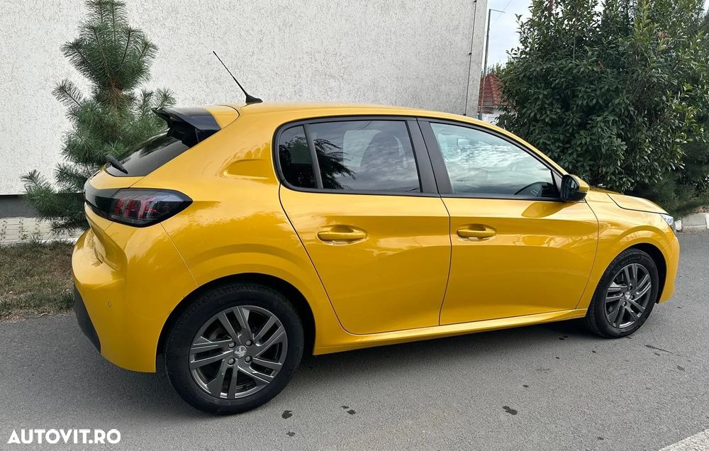 Peugeot 208 PureTech 100 EAT8 Allure - 4