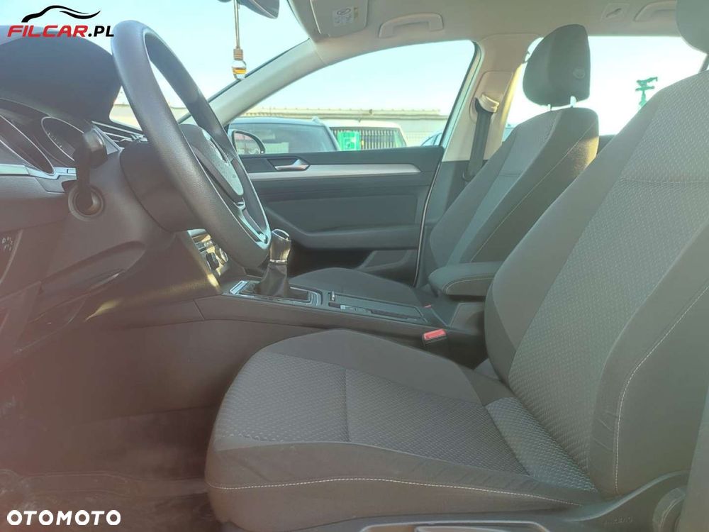 Volkswagen Passat - 6