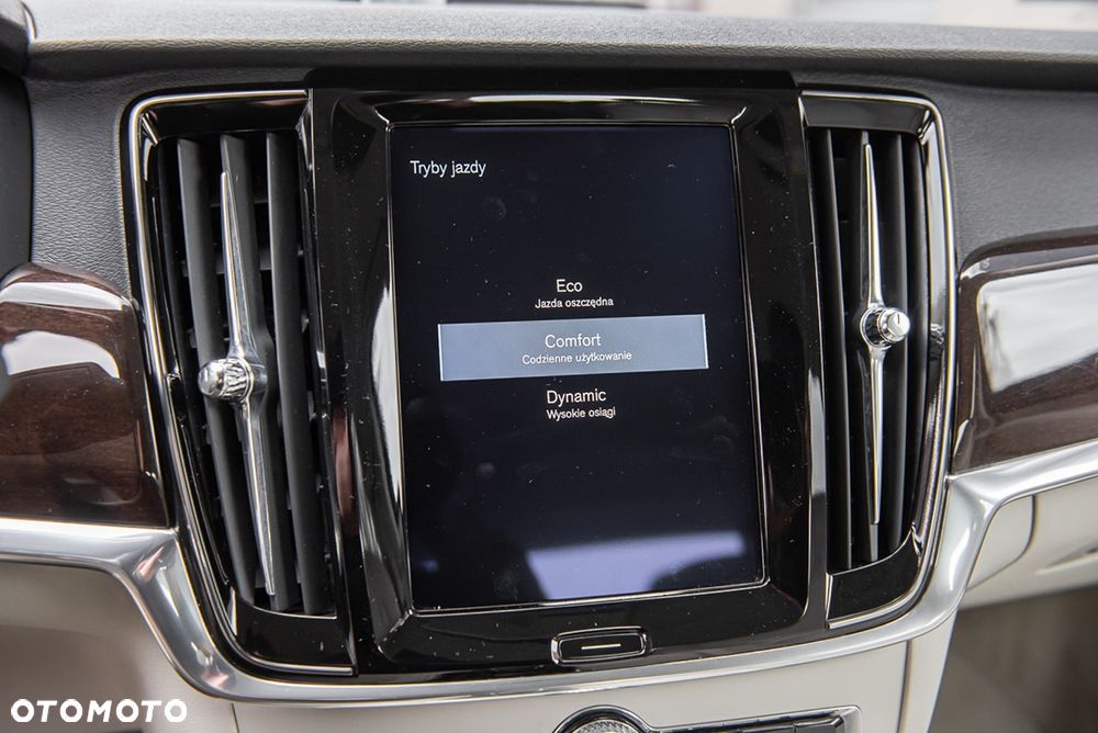 Volvo S90 D5 AWD Momentum - 25