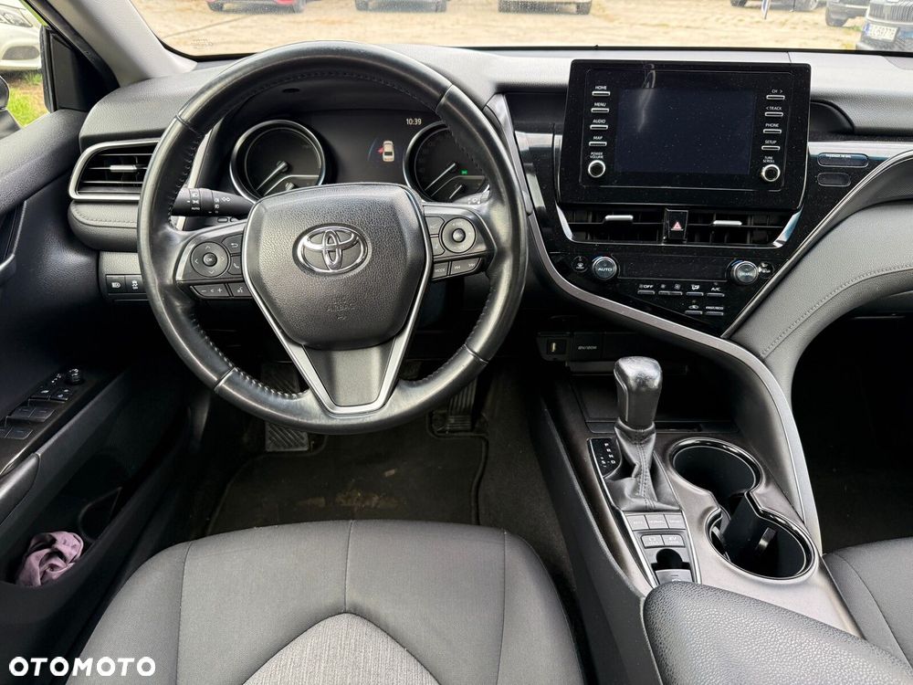 Toyota Camry - 18