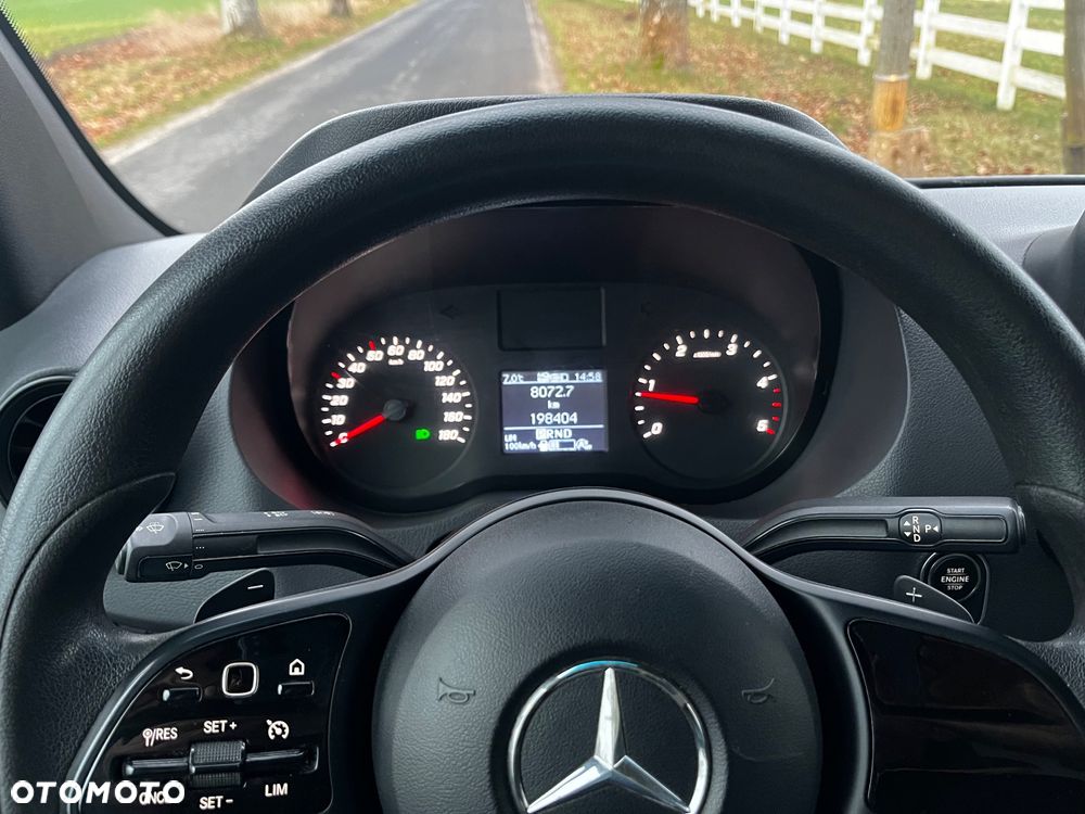 Mercedes-Benz Sprinter - 11