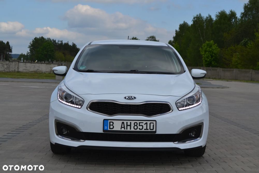 Kia Ceed - 14