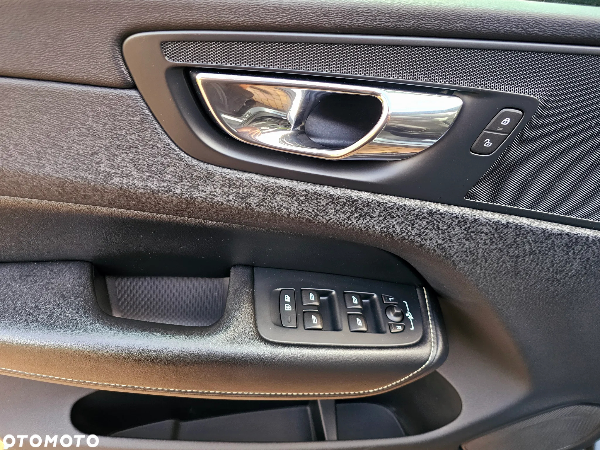 Volvo XC 60 D5 AWD Geartronic RDesign - 26
