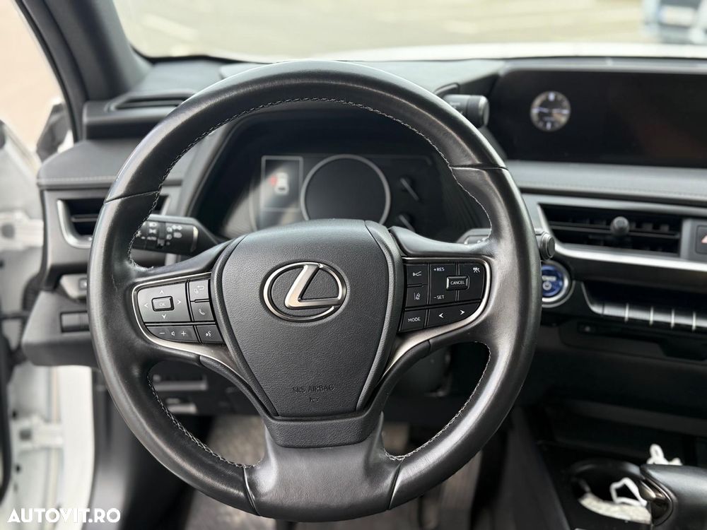Lexus UX 250h Business Edition - 6