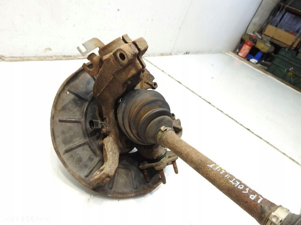 PIASTA ZWROTNICA PÓŁOŚ LEWY PRZÓD AUTOMAT SKODA OCTAVIA II 1.4 TSI - 5