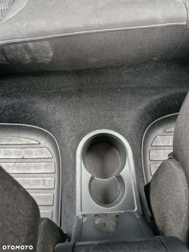 Skoda RAPID 1.6 TDI DPF Active - 12