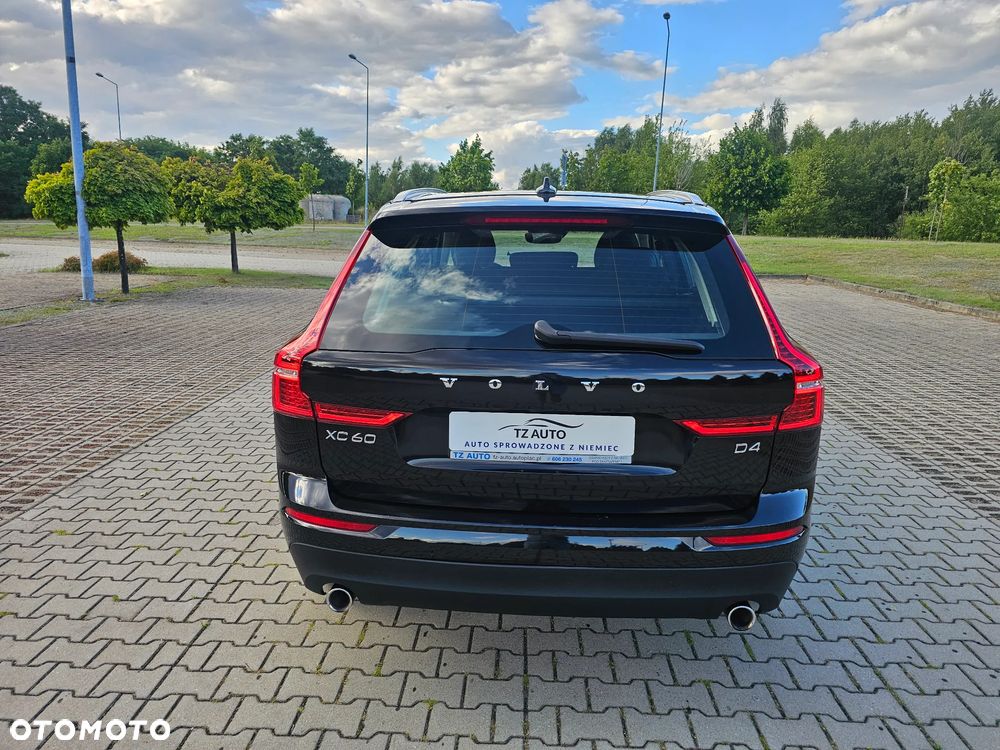 Volvo XC 60 D4 Momentum Pro - 11