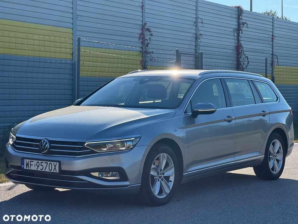 Volkswagen Passat - 1