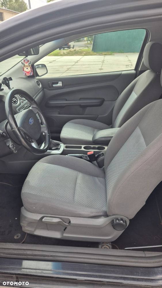 Ford Focus 1.6 Ambiente - 8