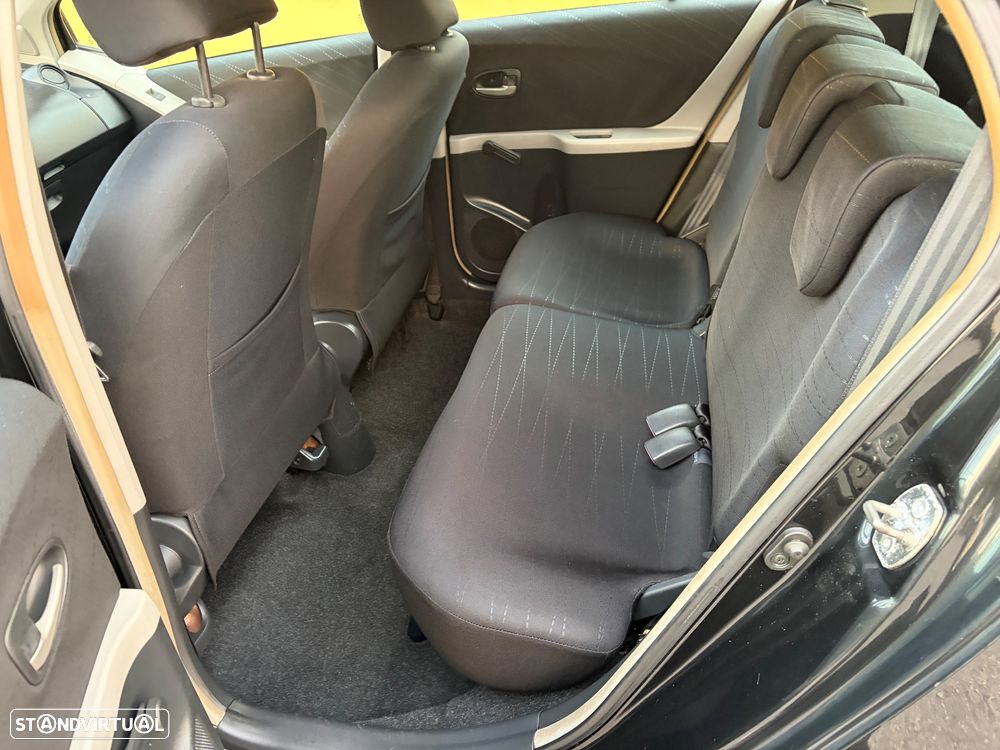 Toyota Yaris 1.0 VVT-i Sol High Pack MMT - 6