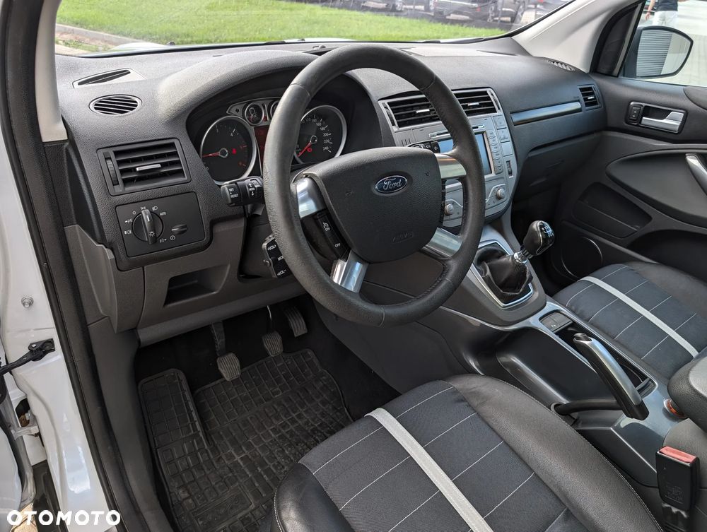 Ford Kuga 2.0 TDCi 4x4 Titanium - 22
