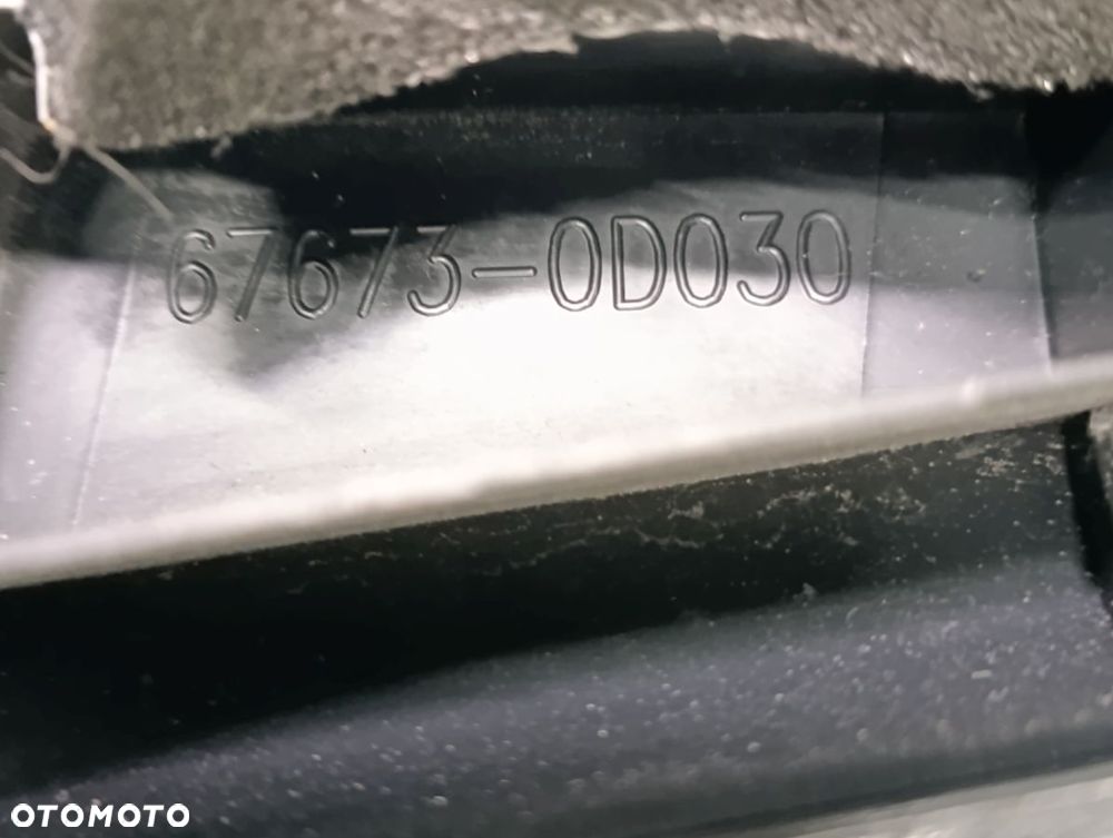 TOYOTA YARIS 11-19r Zaślepka Trójkąt Drzwi Tył Prawy - 5