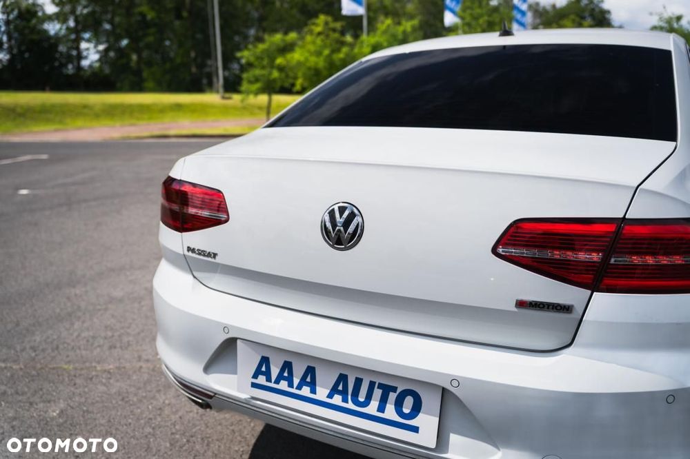 Volkswagen Passat - 15