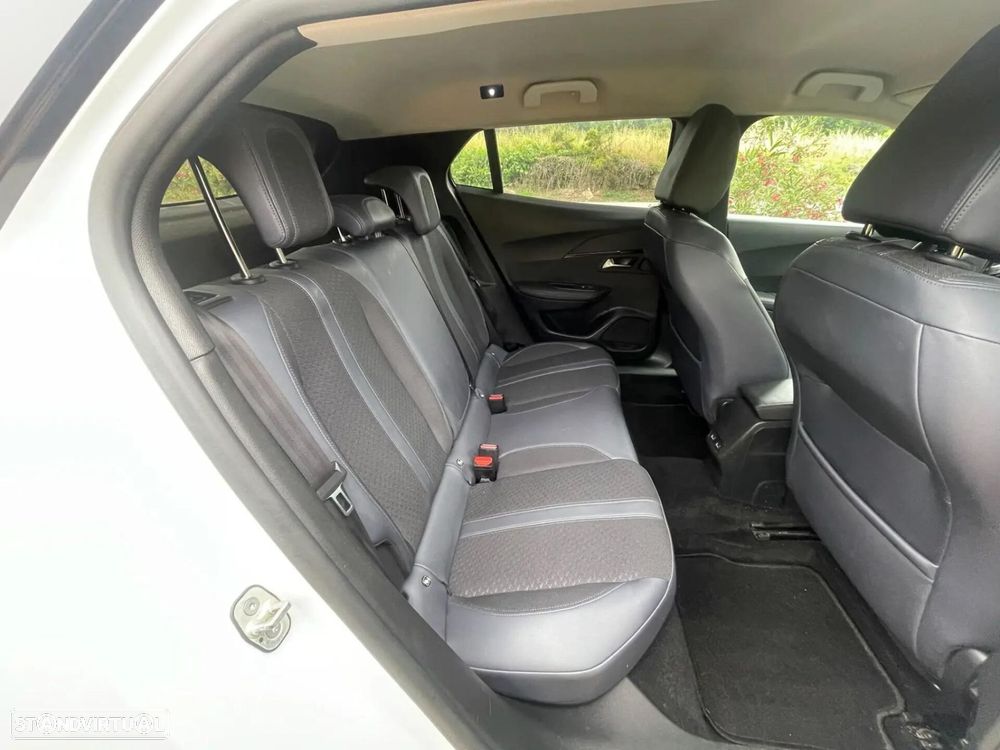 Peugeot e-2008 Allure - 25