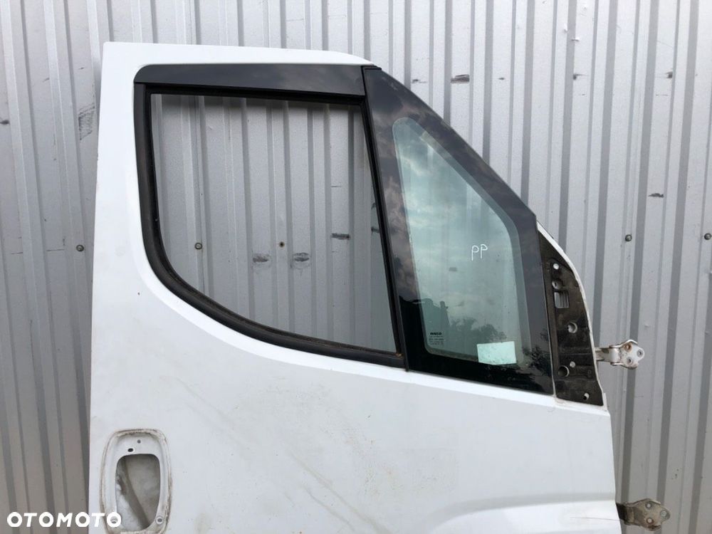 DRZWI PRAWY PRZÓD  IVECO DAILY VI Autobus 2014 - 2022 50C16 115 kW [156 KM] olej napędowy 2019 - - 3