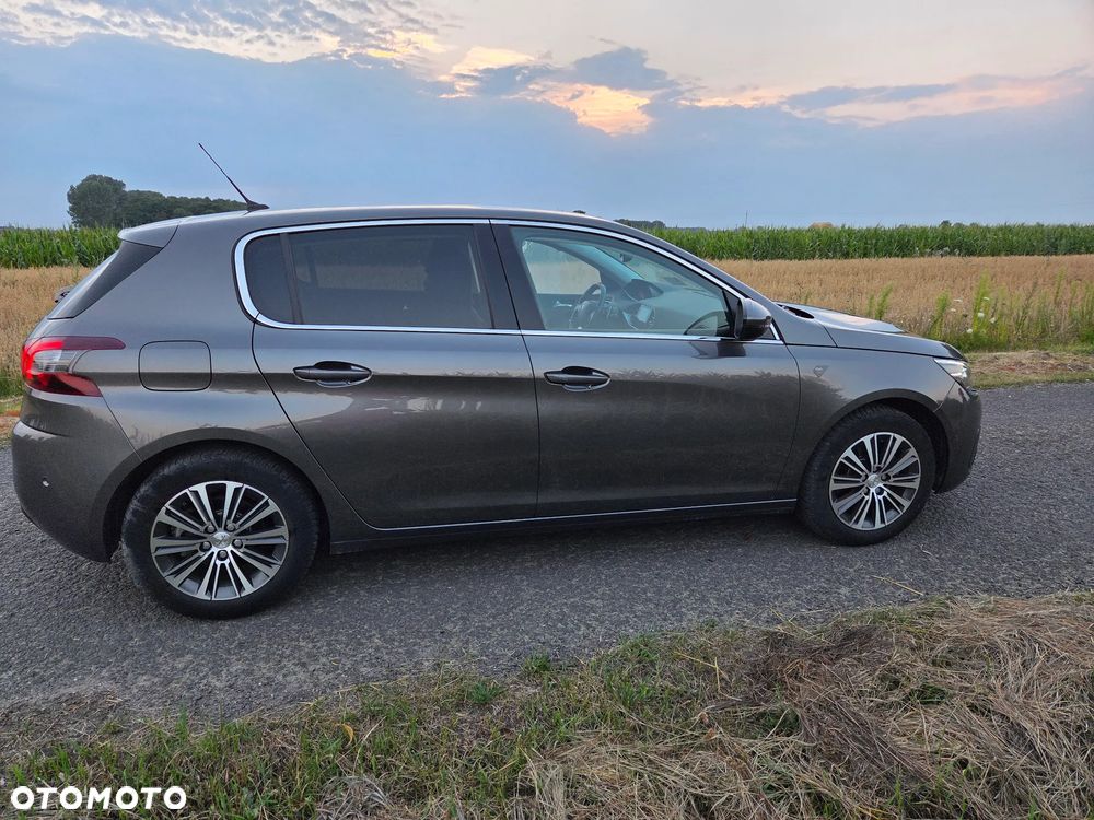 Peugeot 308 1.2 PureTech GPF Road Trip S&S EAT8 - 5