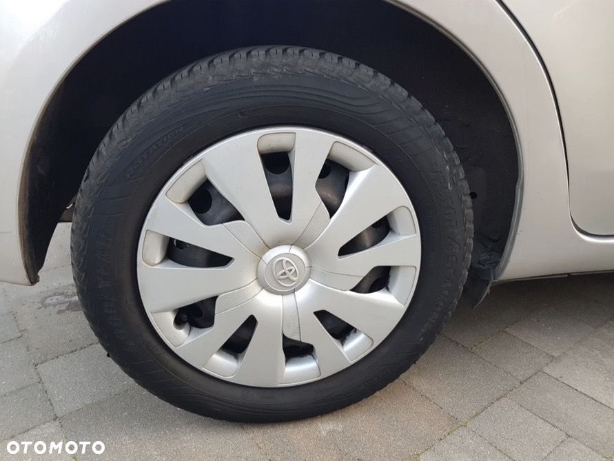 Toyota Yaris - 16