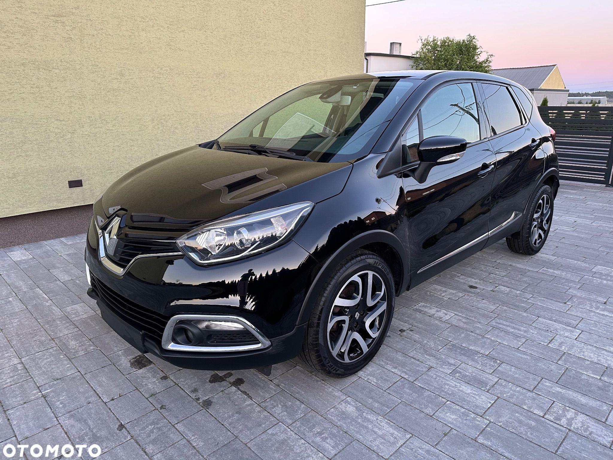Renault Captur 1.5 dCi Intens EDC - 1
