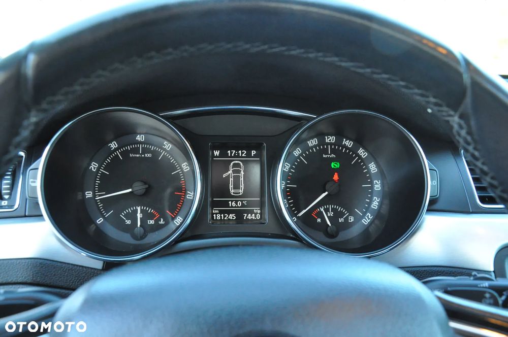 Skoda Superb 1.8 TSI Platinum DSG - 27
