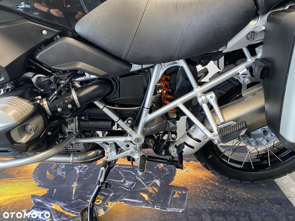 BMW R - 19