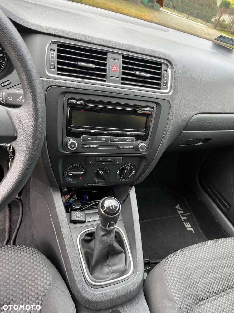 Volkswagen Jetta - 6