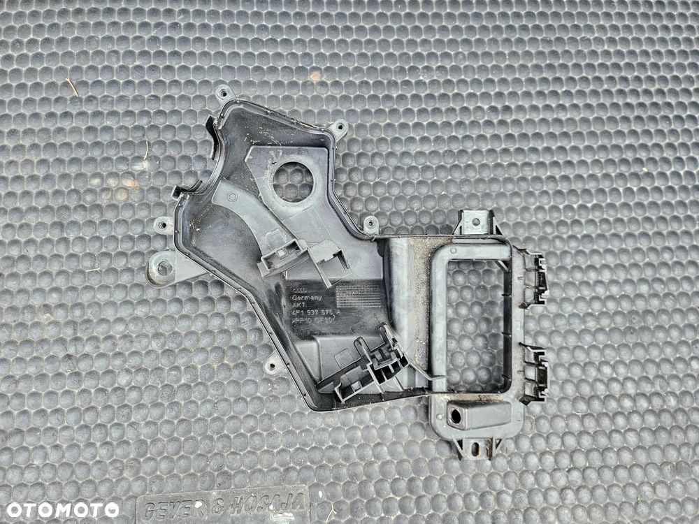 Obudowa Oslona Skrzynka Bezpiecznikow Pokrywa Uszczelka Komputer Sterownik Silnika Europa Audi A6 C6 - 39
