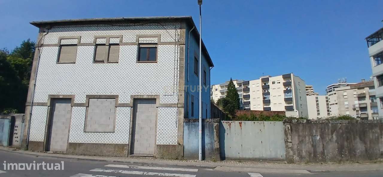 Moradia com terreno para construção em altura em Arcozelo, Barcelos - Grande imagem: 2/5