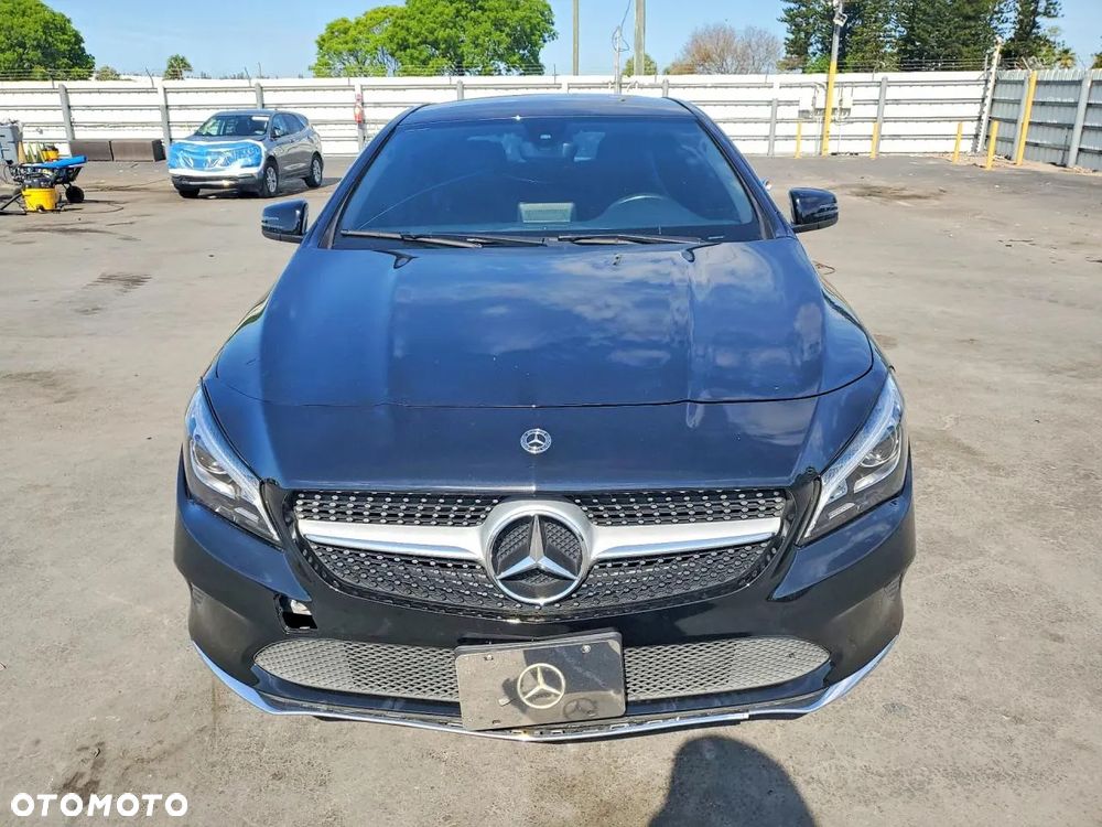Mercedes-Benz CLA 250 4Matic 7G-DCT - 5