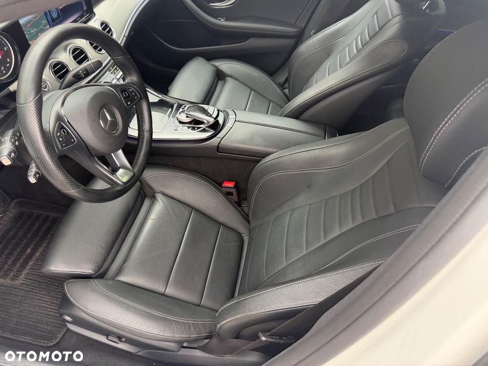 Mercedes-Benz Klasa E 220 d 9G-TRONIC - 24