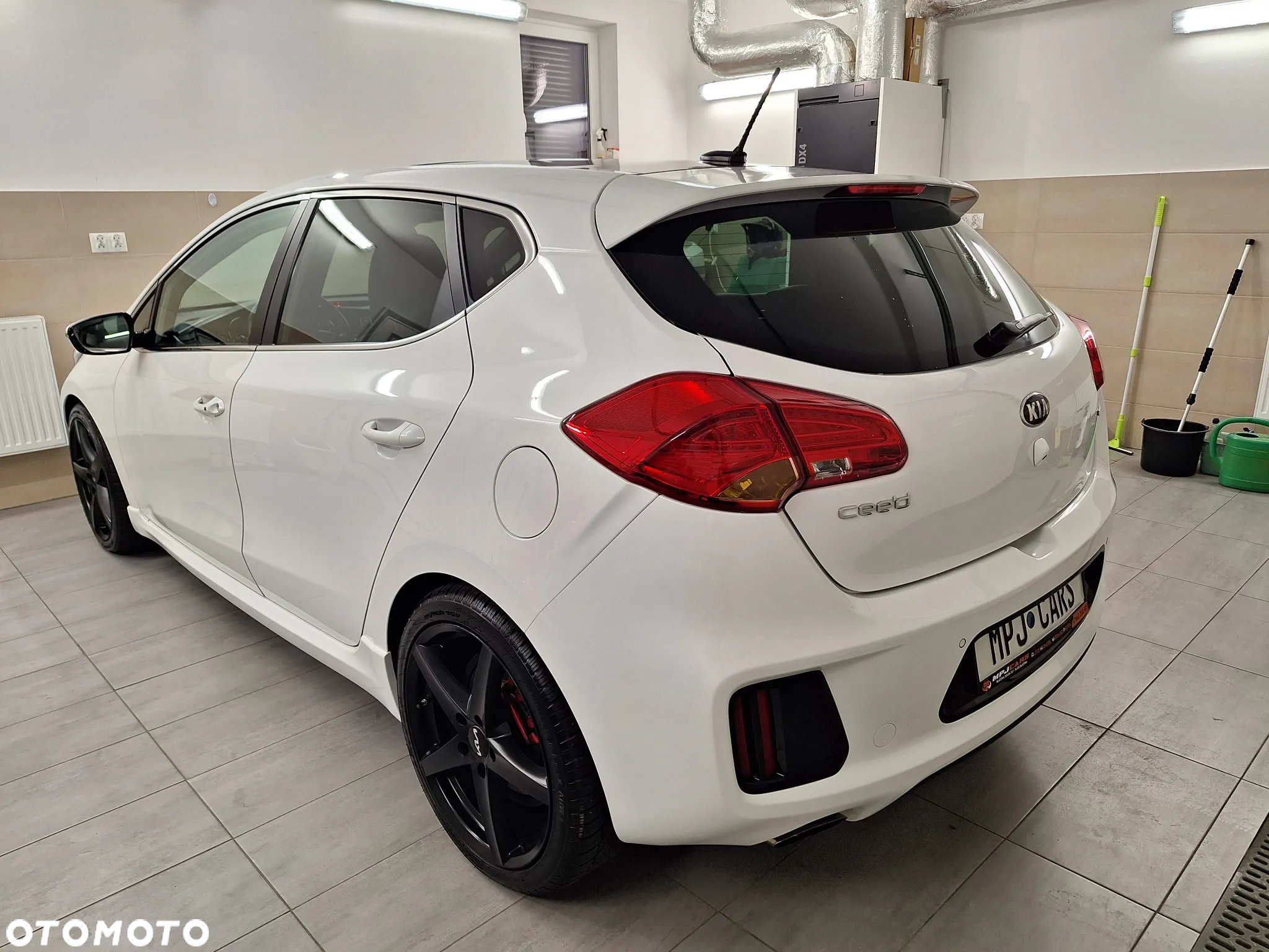Kia Ceed 1.6 T-GDI GT - 7