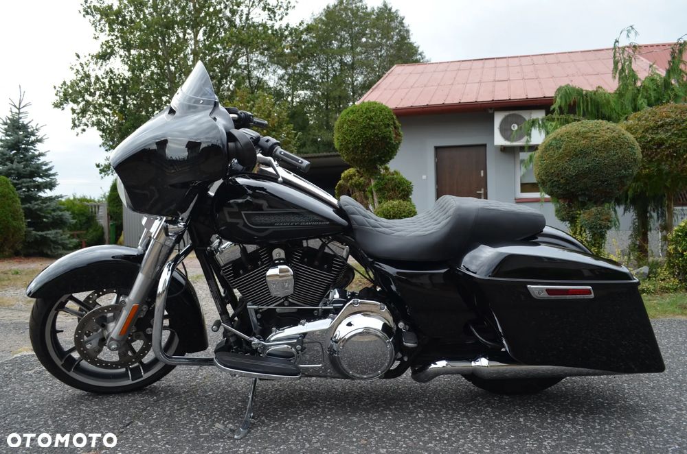 Harley-Davidson Touring Street Glide - 23