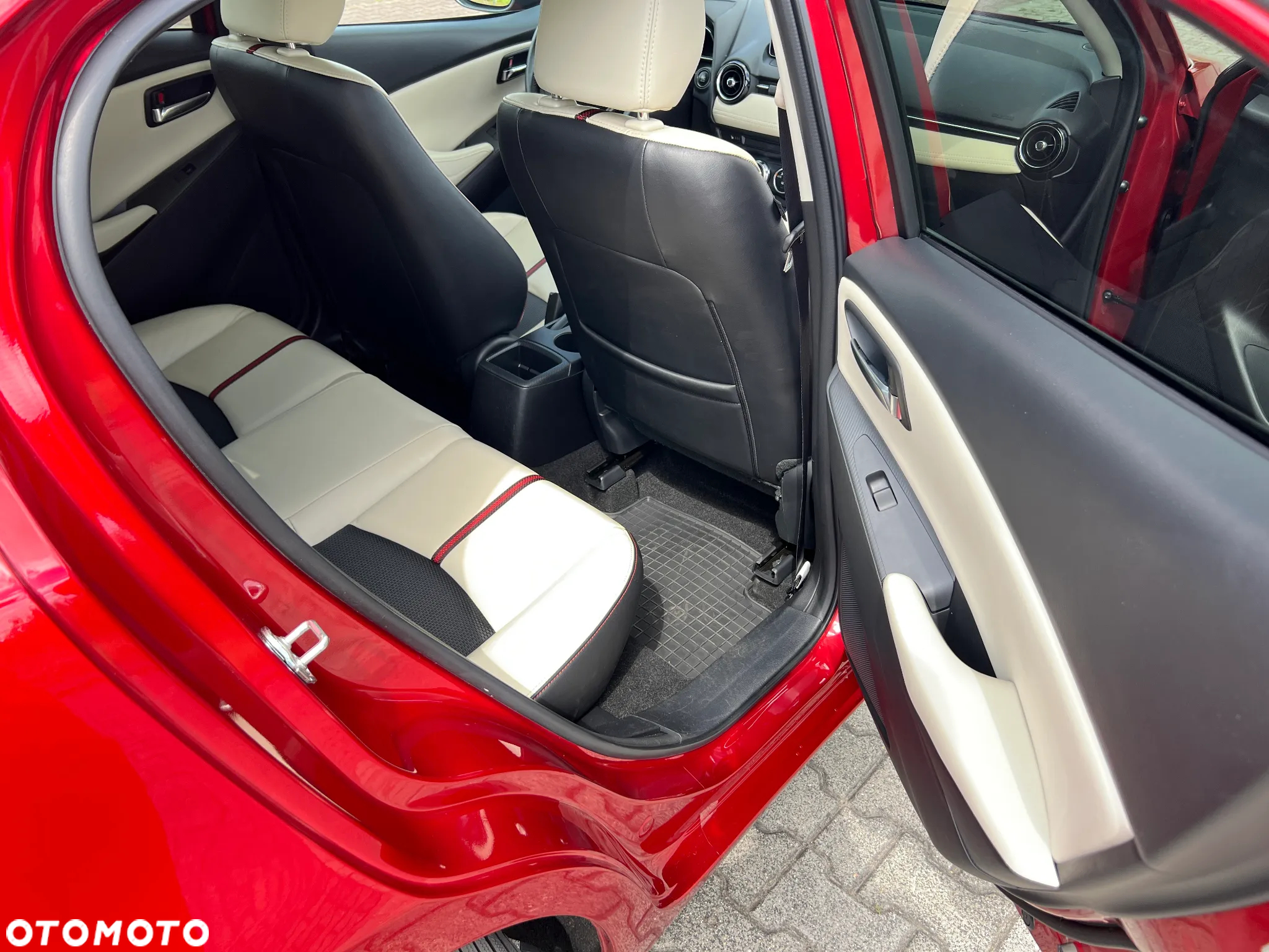 Mazda 2 SKYACTIV-G 90 White Edition - 19
