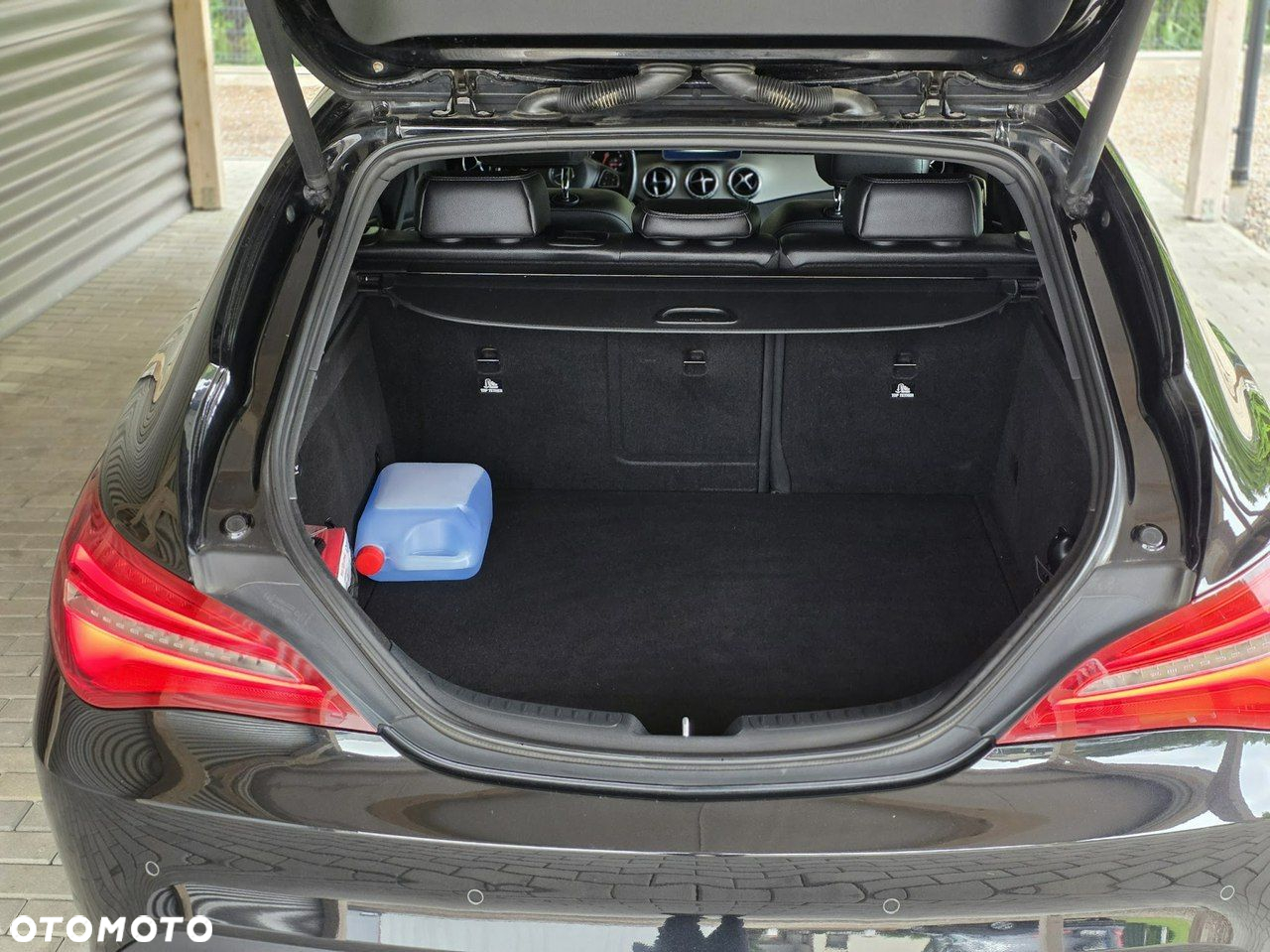 Mercedes-Benz CLA - 37