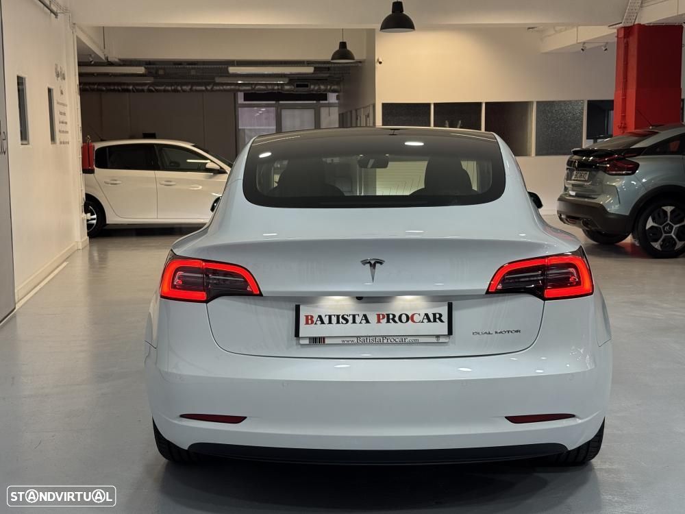 Tesla Model 3 - 8