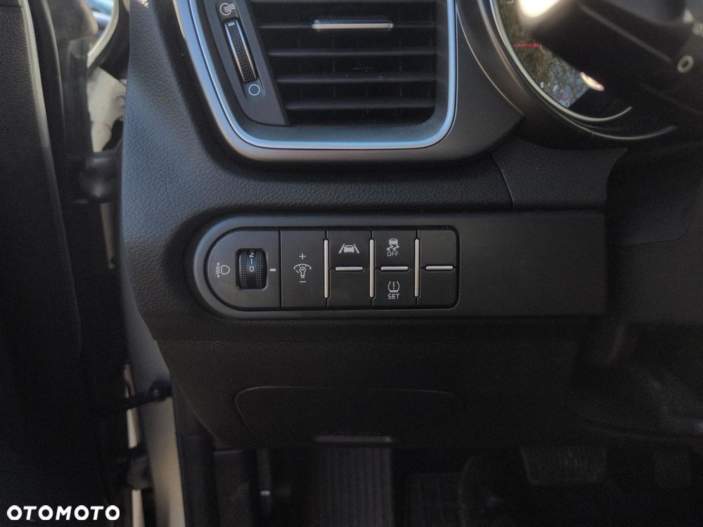 Kia Ceed 1.5 T-GDI M DCT - 16
