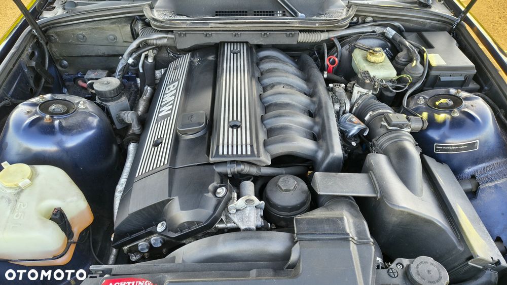 BMW Seria 3 323i - 10