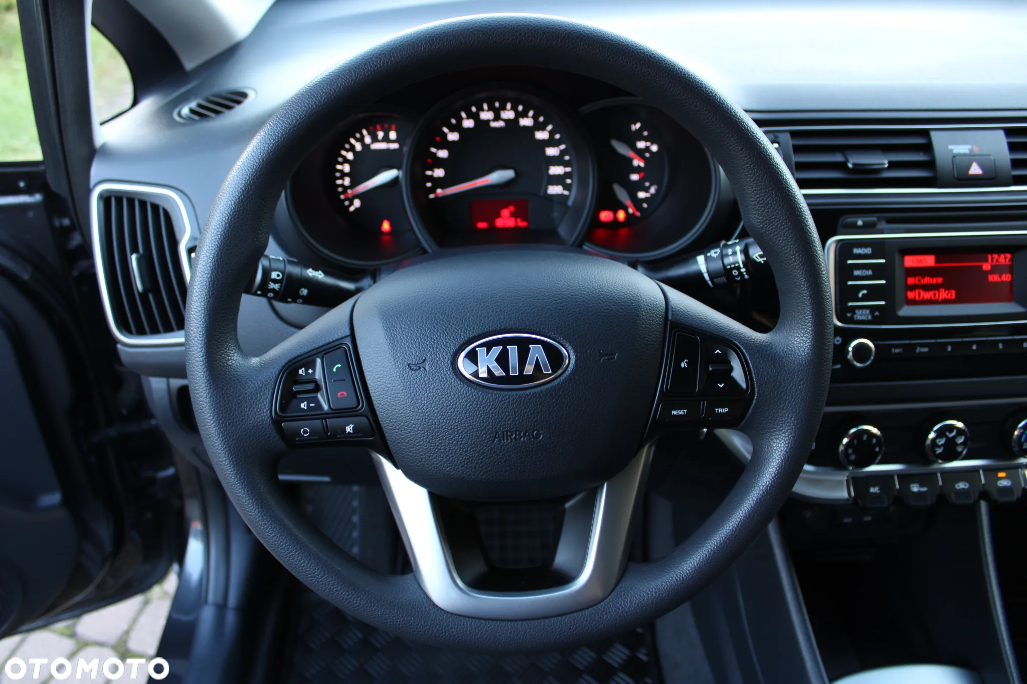 Kia Rio 1.4 M - 27