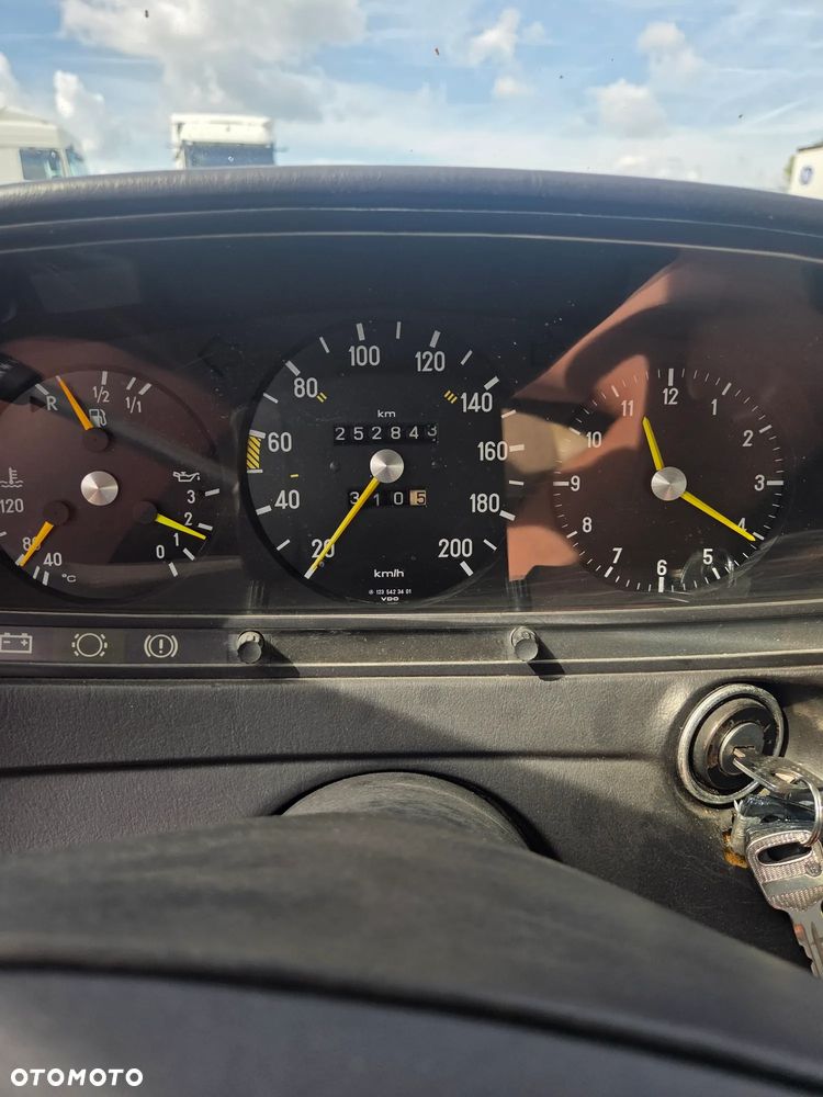 Mercedes-Benz W123 - 4