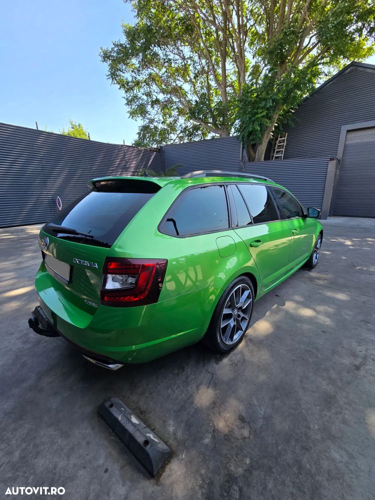 Skoda Octavia Combi Diesel 2.0 TDI DSG RS - 12