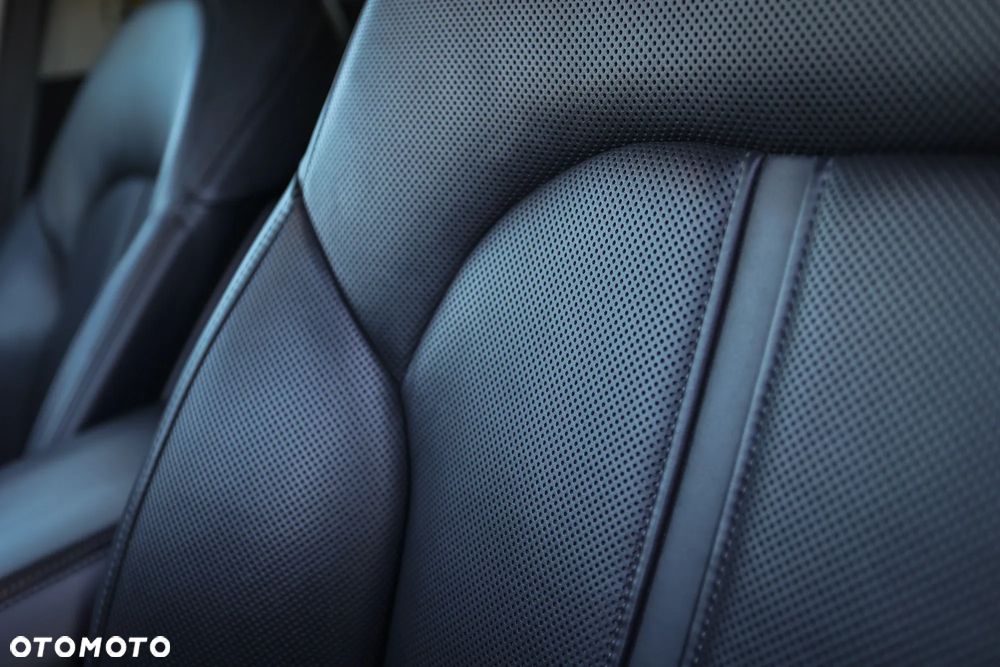 Audi A6 Avant 2.0 TDI Ultra DPF S tronic - 25