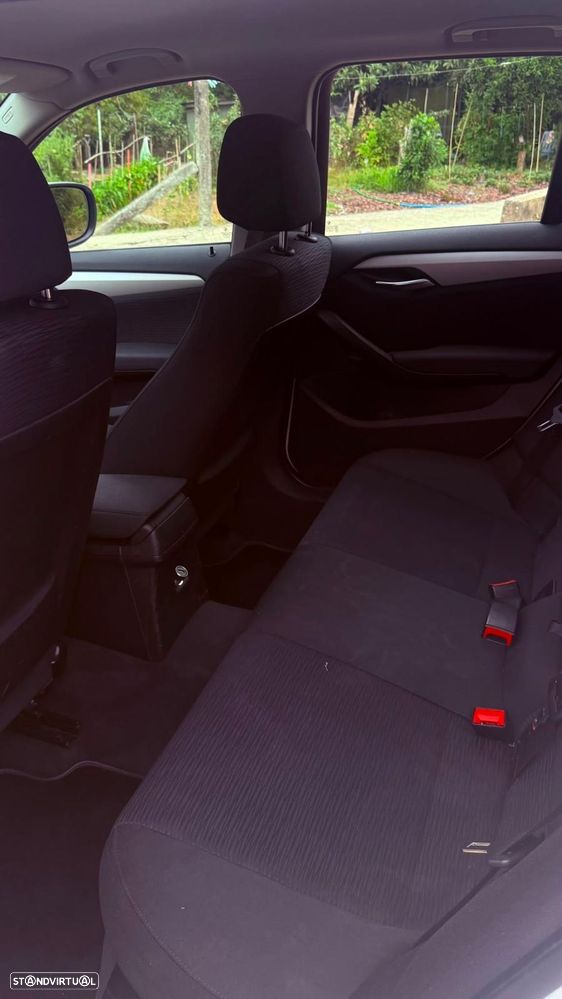 BMW X1 18 d sDrive Auto - 8