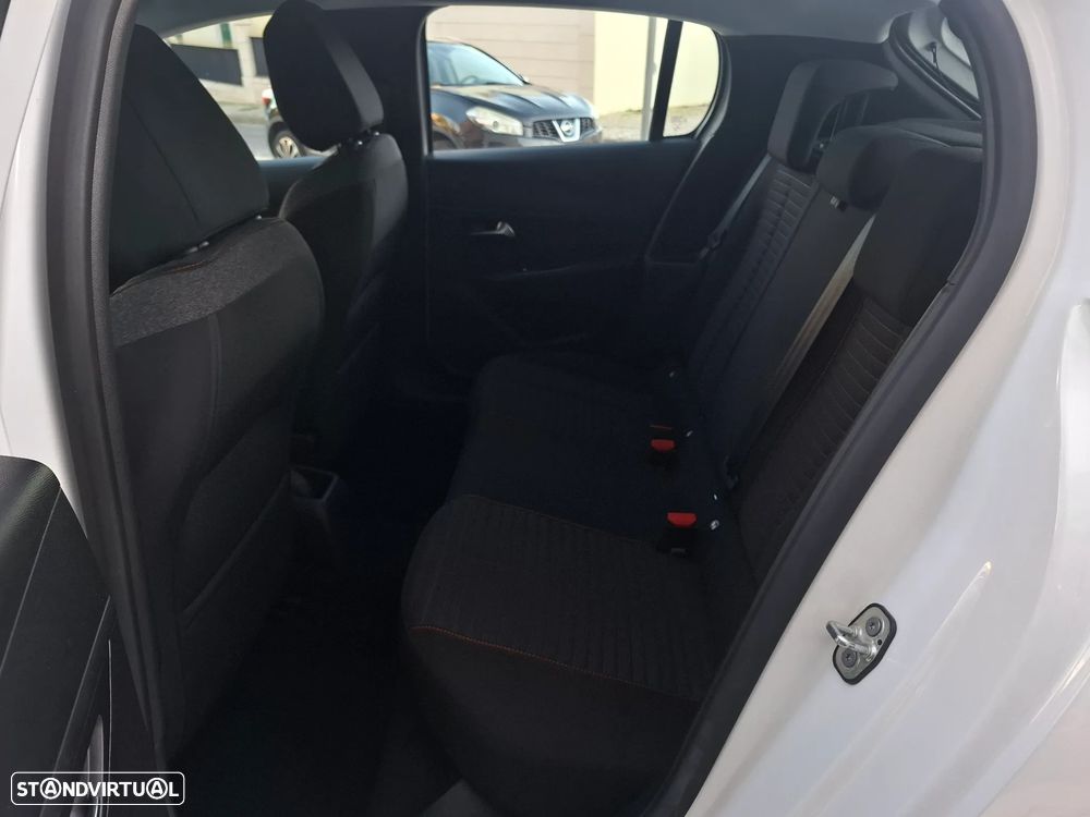 Peugeot 208 PureTech 75 Active - 31